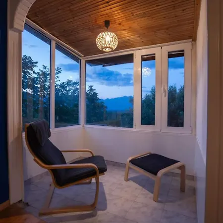 Gurba's House * Aridaía