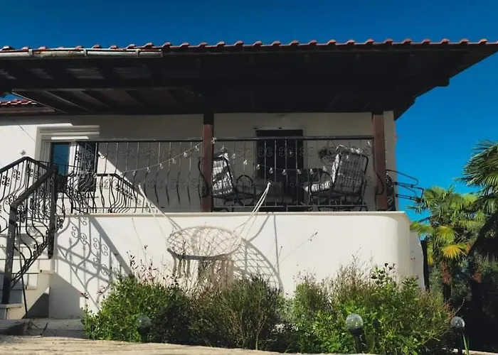 Gurba's House Aridaia
